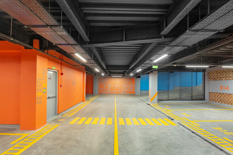 Dossier de presse | 5831-01 - Communiqué de presse | Zomorrod 11: Bricks on The Move - Ákaran Architects - Architecture commerciale - A parking level  - Crédit photo : Parham Taghioff
