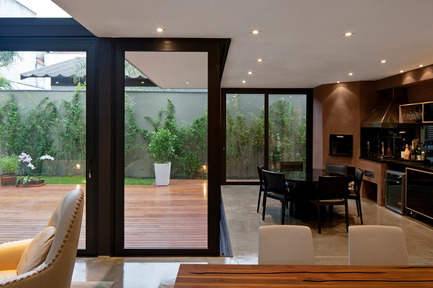 Dossier de presse | 948-01 - Communiqué de presse | Vila Madalena - Drucker Arquitetura - Architecture résidentielle - PHOTOGRAPHS ARE FOR EDITORIAL REVIEW ONLY - CONTACT PHOTOGRAPHER’S AGENT TO NEGOTIATE USE FOR PUBLICATION: Leonardo Finottiphoto@leonardofinotti.com - Crédit photo : Leonardo Finotti