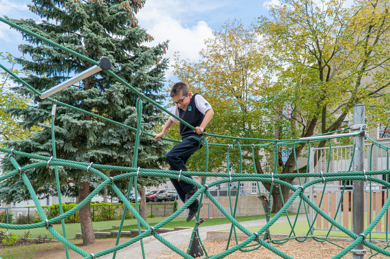 Press kit | 612-18 - Press release | The Ursuline School Playground - Four Centuries of Learning at Play - EVOQ Architecture - Landscape Architecture - Photo credit: Deve Média 