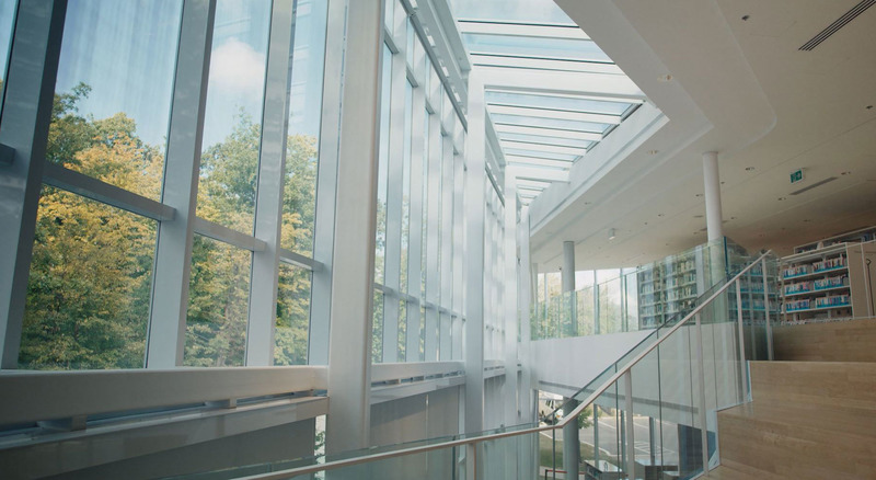 Dossier de presse | 5593-01 - Communiqué de presse | Architectes en série : une 2e saison pour mieux comprendre le travail des architectes - Association des Architectes en pratique privée du Québec - AAPPQ - Architecture institutionnelle - Bibliothèque de Pierrefonds - Crédit photo : UGO Média