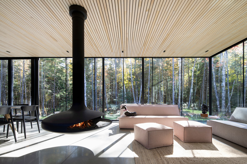 Press kit | 1317-18 - Press release | The Apple Tree house: A Modernist Glass Residence Embracing Nature at its Core - ACDF Architecture - Residential Architecture - Photo credit: Adrien Williams