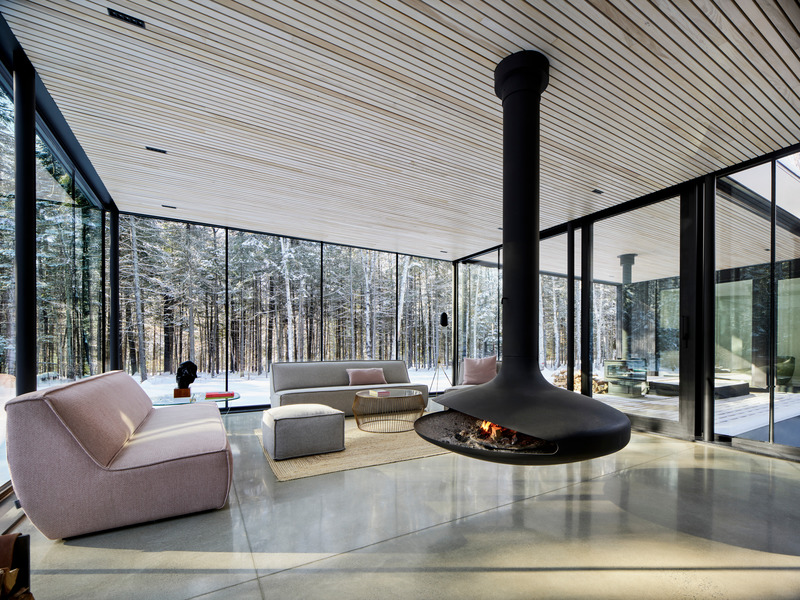 Press kit | 1317-18 - Press release | The Apple Tree house: A Modernist Glass Residence Embracing Nature at its Core - ACDF Architecture - Residential Architecture - Photo credit: Adrien Williams