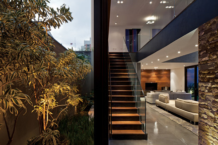 Dossier de presse | 948-01 - Communiqué de presse | Vila Madalena - Drucker Arquitetura - Architecture résidentielle - PHOTOGRAPHS ARE FOR EDITORIAL REVIEW ONLY - CONTACT PHOTOGRAPHER’S AGENT TO NEGOTIATE USE FOR PUBLICATION: Leonardo Finottiphoto@leonardofinotti.com - Crédit photo : Leonardo Finotti
