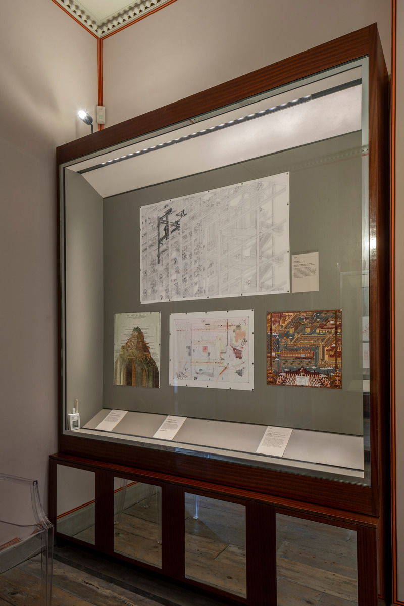 Dossier de presse | 2317-07 - Communiqué de presse | Announcement of The Overall Winner of The Architecture Drawing Prize - Make Architects - Art - The Architecture Drawing Prize exhibition at The Sir John Soane's Museum_2 - Crédit photo : Martina Ferrara