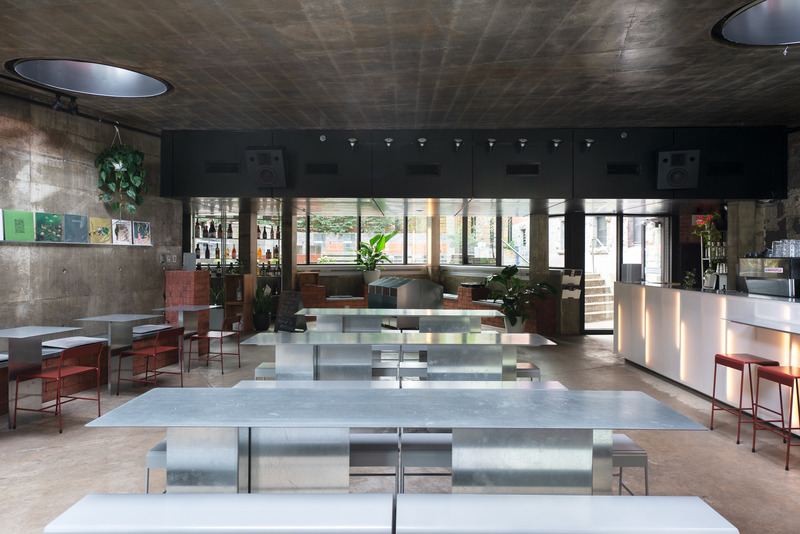 Press kit | 5882-01 - Press release | Osmo X Marusan Café - MDT Mobilier - Commercial Interior Design - Photo credit: Éliott Légaré