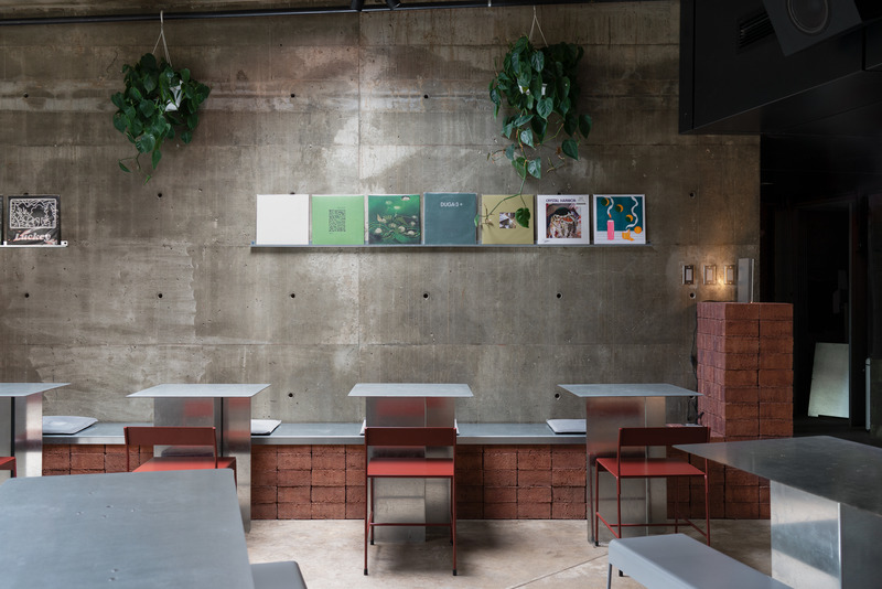 Press kit | 5882-01 - Press release | Osmo X Marusan Café - MDT Mobilier - Commercial Interior Design - Photo credit: Éliott Légaré