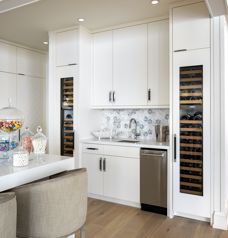 Dossier de presse | 4669-09 - Communiqué de presse | Cameo Kitchens collaborent avec la designer d’intérieur Lori Morris - Cameo Kitchens - Design d’intérieur résidentiel - Cameo Kitchens x Lori Morris - Crédit photo : Brandon Barré