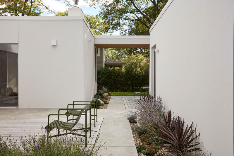Press kit | 3010-03 - Press release | Butternut - Maurice Martel architecte - Residential Architecture - Inner Courtyard - Photo credit: Maxime Brouillet