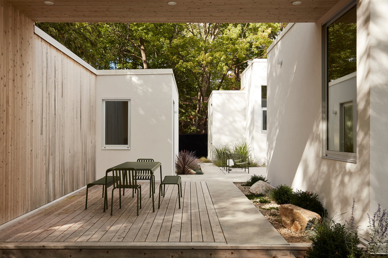 Press kit | 3010-03 - Press release | Butternut - Maurice Martel architecte - Residential Architecture - Inner courtyard - Photo credit: Maxime Brouillet