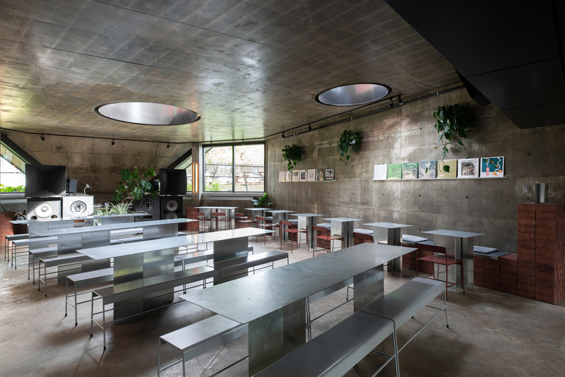 Press kit | 5882-01 - Press release | Osmo X Marusan Café - MDT Mobilier - Commercial Interior Design - Photo credit: Éliott Légaré