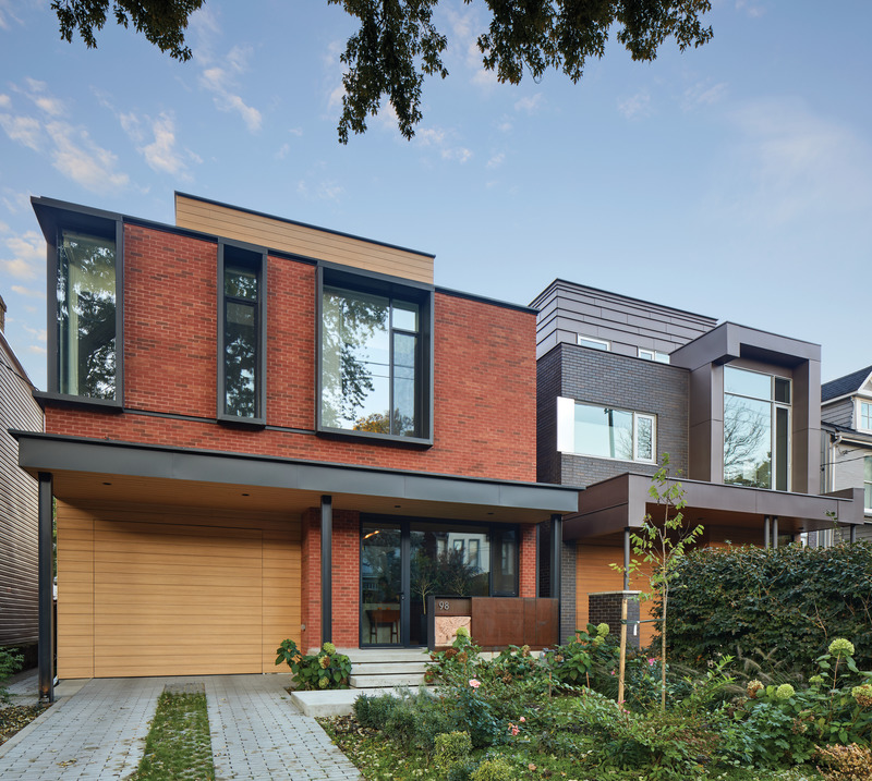 Press kit | 2941-05 - Press release | Robert Street Residences - Taylor Smyth Architects - Residential Architecture - Robert Street Residence II (left, completed in 2021); Robert Street Residence I (right, completed in 2011). - Photo credit: Tom Arban Photography Inc.