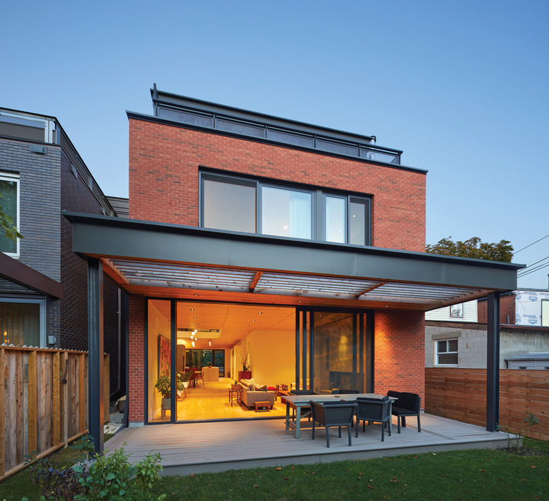 Press kit | 2941-05 - Press release | Robert Street Residences - Taylor Smyth Architects - Residential Architecture - Robert Street Residence II terrace with custom designed canopy. - Photo credit: Tom Arban Photography Inc.