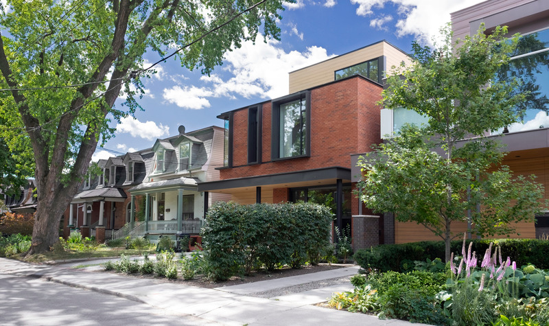 Press kit | 2941-05 - Press release | Robert Street Residences - Taylor Smyth Architects - Residential Architecture -  Two adjacent contemporary houses in a Victorian Toronto neighbourhood. - Photo credit: Kian Tang