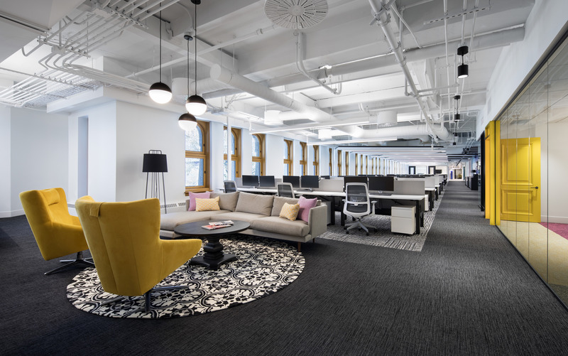 Press kit | 1152-12 - Press release | Bold and bright: OneSpan office highlights the symbiotic relationship between lighting and thoughtful design - LumiGroup - Commercial Interior Design - Photo credit: Stéphane Brugger Photographe