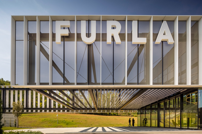 Dossier de presse | 2613-03 - Communiqué de presse | Furla Headquarters "Progetto Italia" - GEZA Architettura - Architecture industrielle - Crédit photo : Fernando Guerra