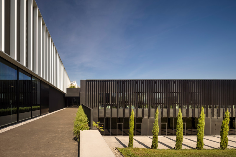 Dossier de presse | 2613-03 - Communiqué de presse | Furla Headquarters "Progetto Italia" - GEZA Architettura - Architecture industrielle - Crédit photo : Fernando Guerra