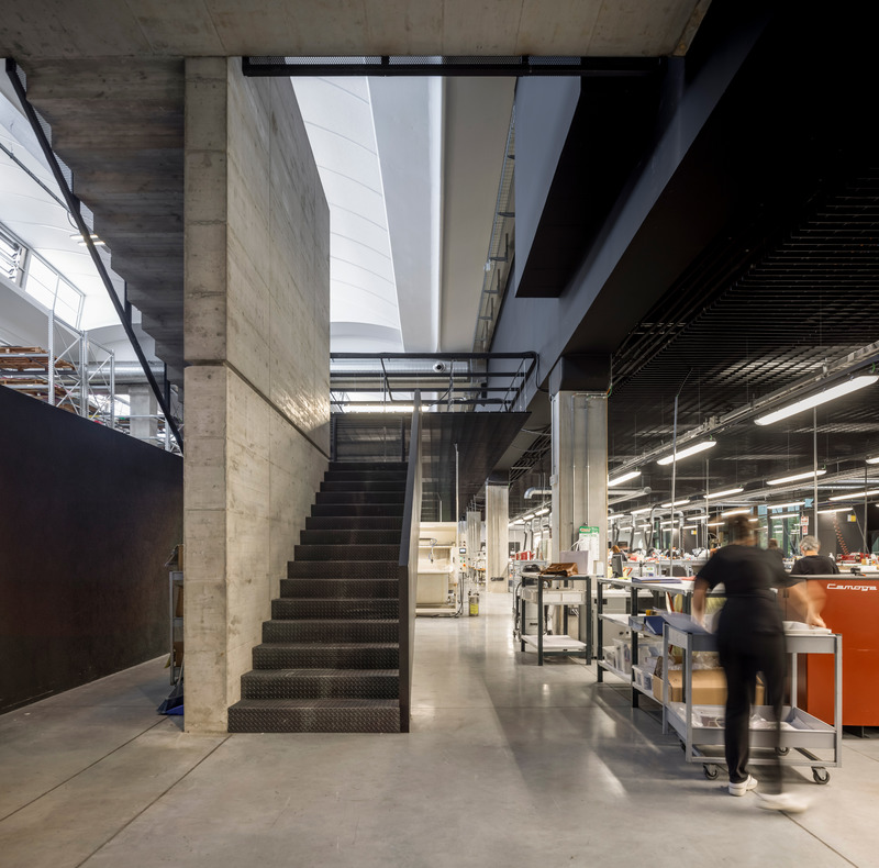 Dossier de presse | 2613-03 - Communiqué de presse | Furla Headquarters "Progetto Italia" - GEZA Architettura - Architecture industrielle - Crédit photo : Fernando Guerra