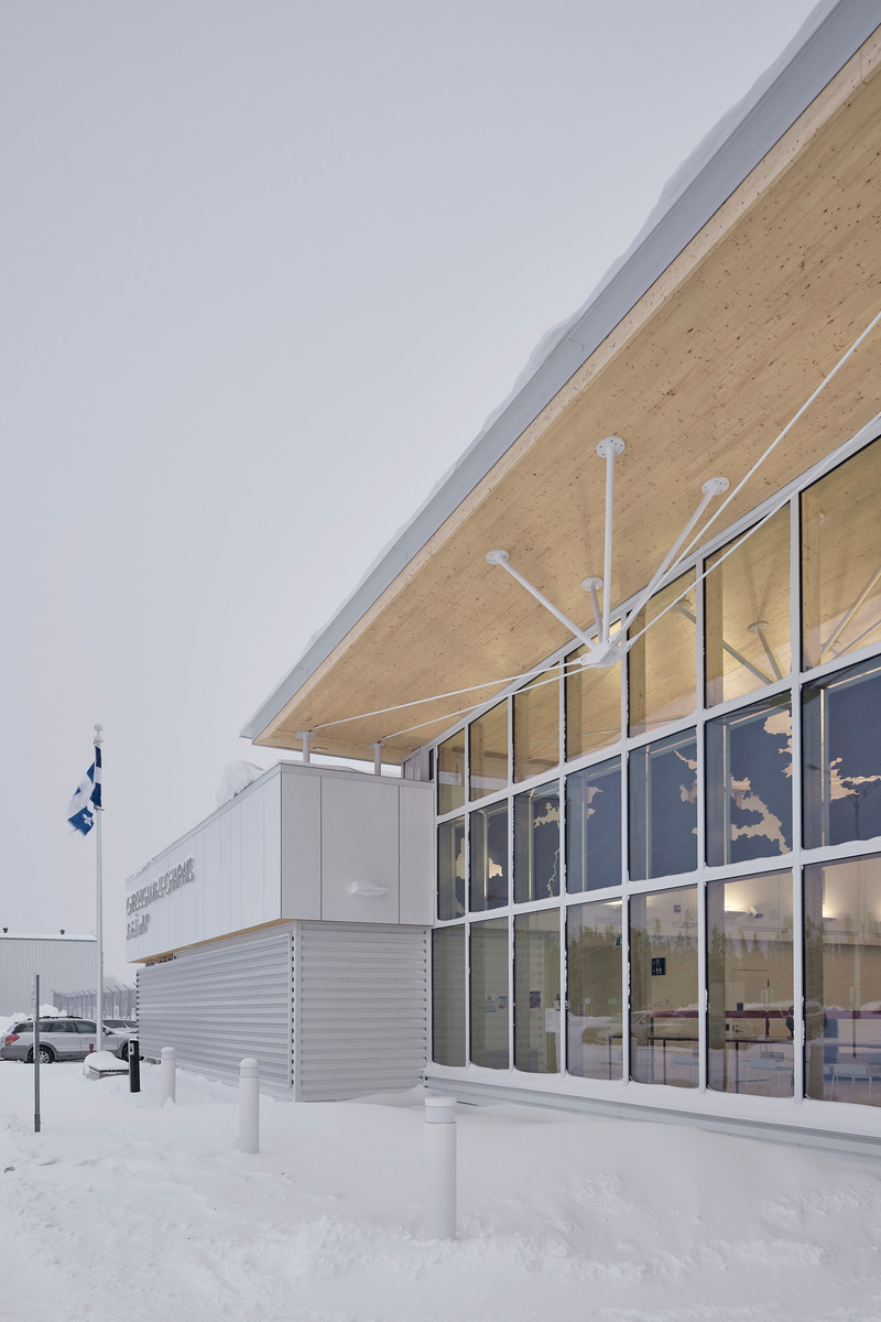 Dossier de presse | 612-19 - Communiqué de presse | Une nouvelle aérogare pour l'aéroport de Chibougamau-Chapais - EVOQ Architecture + ARTCAD en consortium - Architecture institutionnelle - Crédit photo : Maxime Brouillet