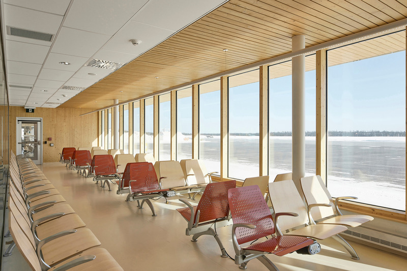 Dossier de presse | 612-19 - Communiqué de presse | Une nouvelle aérogare pour l'aéroport de Chibougamau-Chapais - EVOQ Architecture + ARTCAD en consortium - Architecture institutionnelle - Crédit photo : Maxime Brouillet