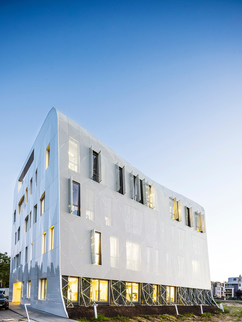 Press kit | 1139-06 - Press release | Wave One - FAAB Architektura - Commercial Architecture - North-East Elevation - Photo credit: © FAAB, Photographer: Maciej Lulko