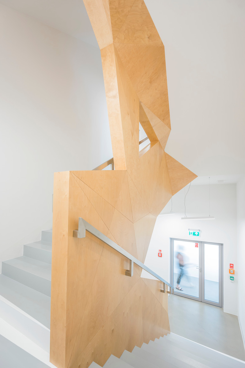 Press kit | 1139-06 - Press release | Wave One - FAAB Architektura - Commercial Architecture - Internal Stairwell - Photo credit: © FAAB, Photographer: Maciej Lulko