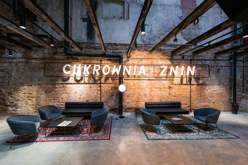 Press kit | 5829-01 - Press release | A Sugar Factory Żnin Transformed Into a Hotel Complex - Bulak Projekt - Industrial Architecture - Lobby - Photo credit: nalewajk.pl