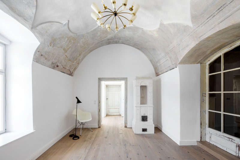 Press kit | 5356-03 - Press release | Gut Wagram - destilat design studio - Residential Interior Design - entrance area - Photo credit: Monika Nguyen