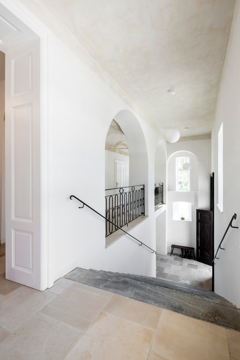 Press kit | 5356-03 - Press release | Gut Wagram - destilat design studio - Residential Interior Design - entrance - Photo credit: Monika Nguyen