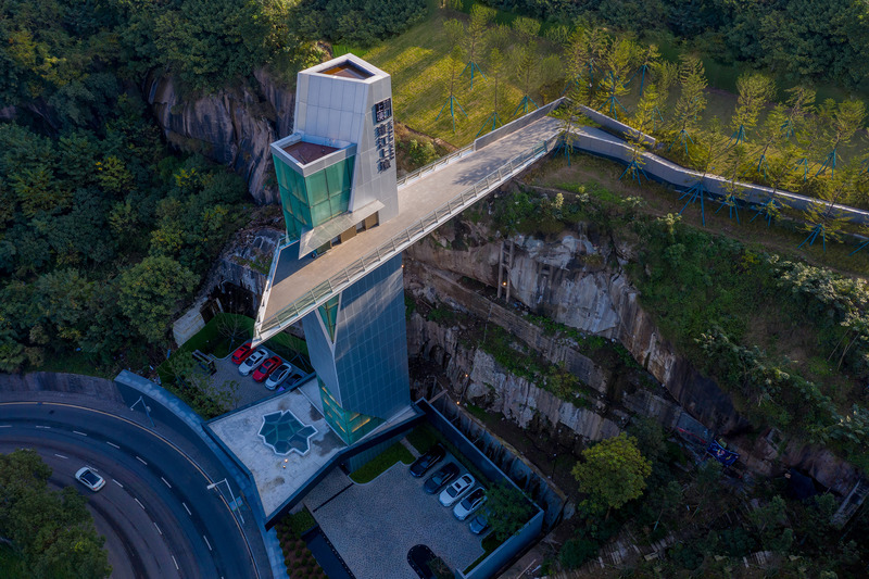 Dossier de presse | 4150-09 - Communiqué de presse | Life Experience Pavilion On The Cliff Top - aoe - Architecture commerciale - Crédit photo : Ligang Huang