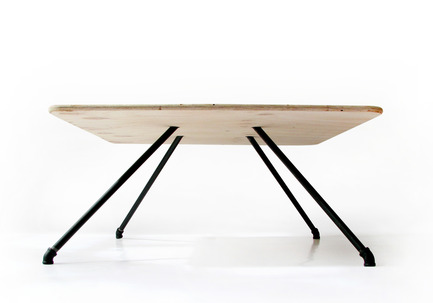 Dossier de presse | 940-01 - Communiqué de presse | The Opentap - Dosuno Design - Produit - MT 01 table - Crédit photo : Dosuno Design