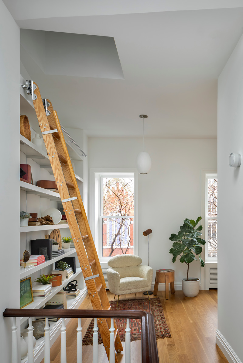 Press kit | 2875-13 - Press release | Greenpoint Brownstone - Barker Architecture Office - Residential Interior Design - Photo credit: Francis Dzikowski/OTTO