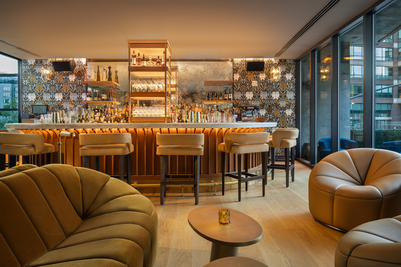 Dossier de presse | 5897-02 - Communiqué de presse | ModernHaus Hotel - Palette Architecture - Architecture commerciale - The Bar at Veranda - Crédit photo : Pavel Bendov