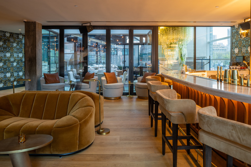 Dossier de presse | 5897-02 - Communiqué de presse | ModernHaus Hotel - Palette Architecture - Architecture commerciale - <p>The Bar at Veranda</p> - Crédit photo : Pavel Bendov