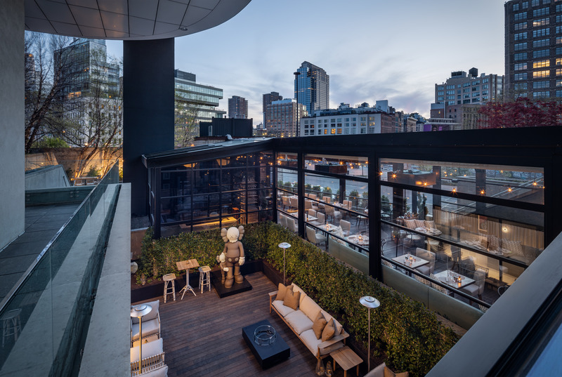 Dossier de presse | 5897-02 - Communiqué de presse | ModernHaus Hotel - Palette Architecture - Architecture commerciale - <p>Veranda from ModernHaus</p> - Crédit photo : Pavel Bendov