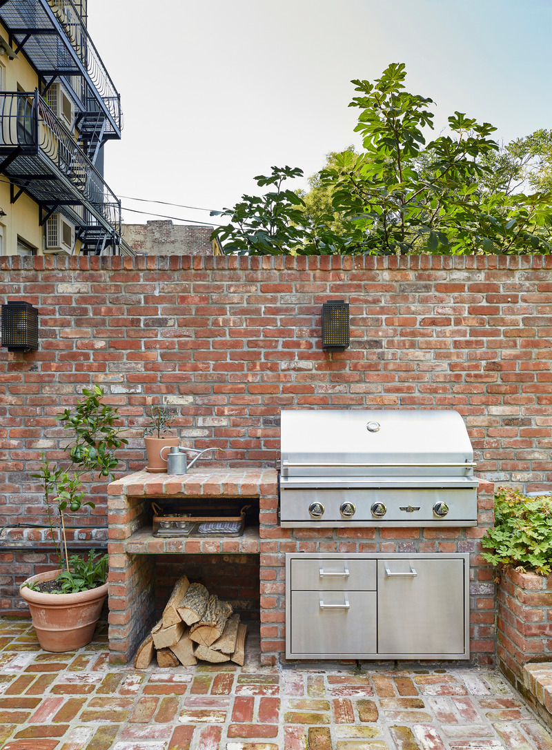 Dossier de presse | 5897-01 - Communiqué de presse | Cube | House - Palette Architecture - Architecture résidentielle - Built-in Barbecue - Crédit photo : Emily Gilbert