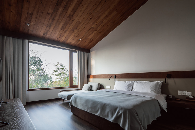Dossier de presse | 4869-03 - Communiqué de presse | Architecture invites nature - Studio DOTCOF - Design d’intérieur commercial - Suite - Crédit photo : Mono Photo Center