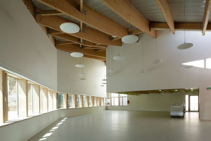 Dossier de presse | 942-01 - Communiqué de presse | Une petite école dans le Grand Paris - Hubert & Roy architectes et associés - Architecture institutionnelle - Crédit photo : Hérvé, Abbadie photographe