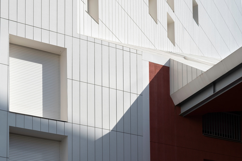 Press kit | 2506-10 - Press release | Laboratory-Developed: the Future of the City by MVRDV - AGROB BUCHTAL - Residential Architecture - <p class="">This detailed image shows the skilful interplay of light, shadow, colour, shape and reference lines.</p> - Photo credit: agrob-buchtal.de/ OssipArchitectuurfotogr, Rotterdam
