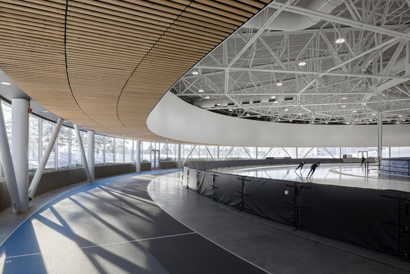 Dossier de presse | 865-49 - Communiqué de presse | La vitesse inspire Lemay pour la conception du plus grand anneau de glace intérieur en Amérique du Nord - Lemay - Architecture commerciale - Piste de course - Crédit photo : Stephane Groleau