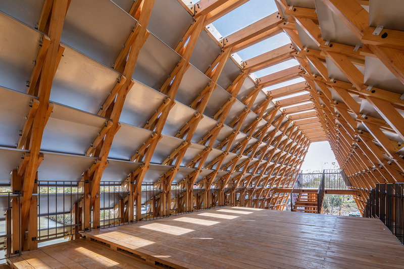Dossier de presse | 4713-01 - Communiqué de presse | Timber Bridge in Gulou Waterfront - LUO studio - Design urbain - Middle and upper area of the corridor space - Crédit photo : Jin Weiqi