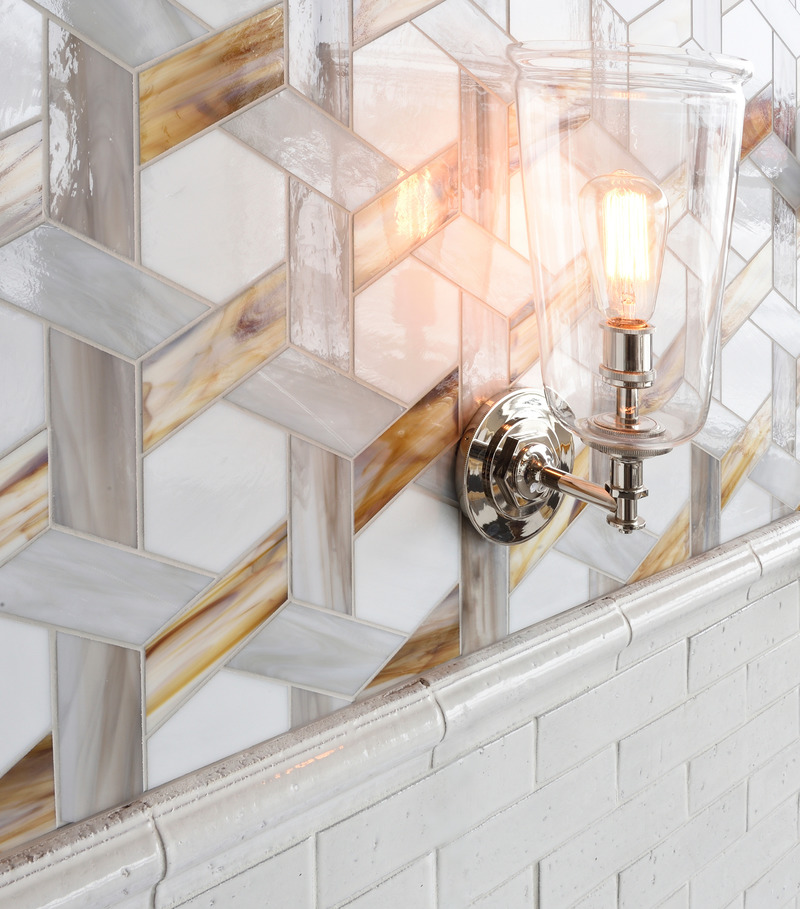 Dossier de presse | 1650-04 - Communiqué de presse | Mosaïque Surface célèbre la couleur et l'innovation avec leur nouvelle collection Gem Glass - Mosaïque Surface - Produit - Rivoli Gem 1, COLLECTION GEM GLASS - Crédit photo : Mosaïque Surface