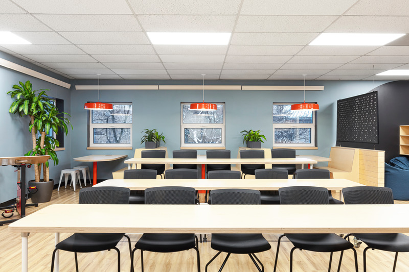 Press kit | 1299-10 - Press release | Pensionnat Saint-Nom-de-Marie: Flexibility at the heart of pedagogy - Taktik design - Commercial Interior Design - Conference space - Photo credit: Maxime Brouillet
