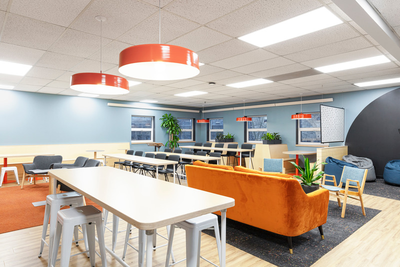 Press kit | 1299-10 - Press release | Pensionnat Saint-Nom-de-Marie: Flexibility at the heart of pedagogy - Taktik design - Commercial Interior Design - Kitchen and working island - Photo credit: Maxime Brouillet