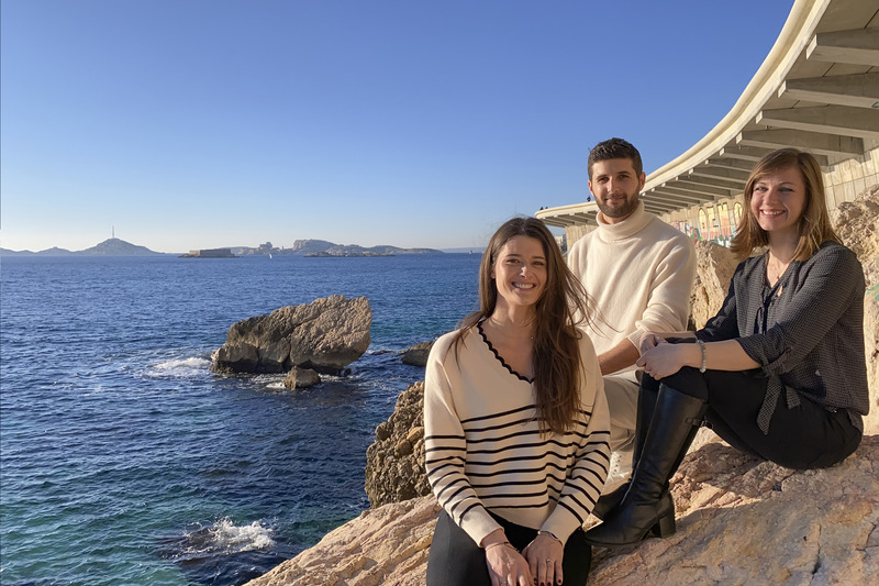 Dossier de presse | 982-48 - Communiqué de presse | Festival des Architectures Vives 2022 : Équipes et Projets - Association Champ Libre - Évènement + Exposition - <p>Morgane BERSON, Karen LE CORROLLER, Maxime MOLINARI</p> - Crédit photo : Ambla FAV 2022