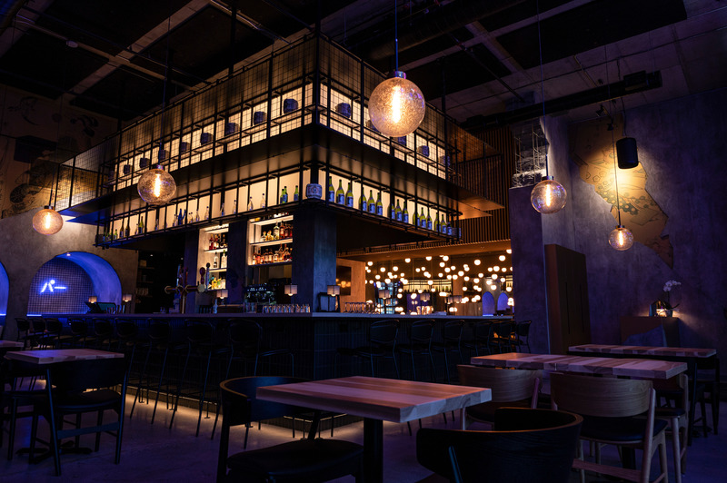 Press kit | 3962-01 - Press release | Iru Izakaya: When Tradition Meets Modernity - Cléo Katcho Design Architectural - Commercial Interior Design - Bar - Photo credit: Francis Champoux