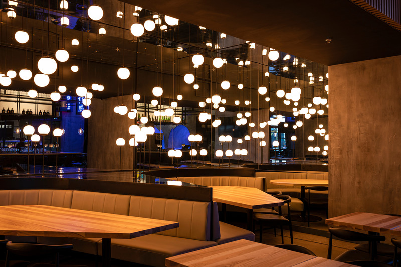 Press kit | 3962-01 - Press release | Iru Izakaya: When Tradition Meets Modernity - Cléo Katcho Design Architectural - Commercial Interior Design - VIP section - Photo credit: Francis Champoux