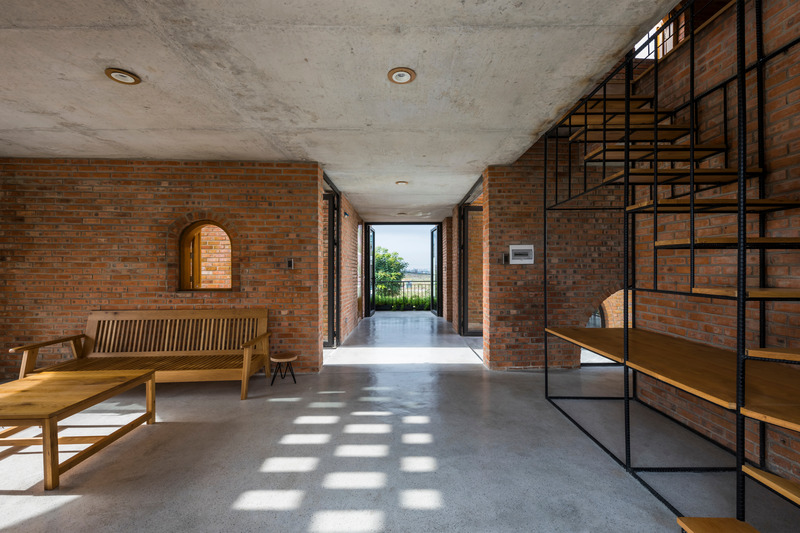 Dossier de presse | 2173-02 - Communiqué de presse | Cuckoo House - Tropical Space - Architecture résidentielle - Interior - Hallway - Crédit photo : Oki Hiroyuki