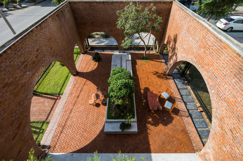 Dossier de presse | 2173-02 - Communiqué de presse | Cuckoo House - Tropical Space - Architecture résidentielle - Courtyard - Crédit photo : Oki Hiroyuki