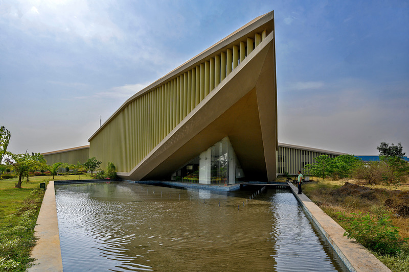Dossier de presse | 1432-13 - Communiqué de presse | Les bureaux dans la cour - Sanjay Puri Architects - Architecture commerciale - WEST VIEW SHOWING CAFETERIA - Crédit photo : MR,DINESH MEHTA
