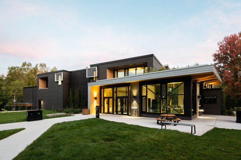 Dossier de presse | 1170-04 - Communiqué de presse | Cardin Julien fête son 30e anniversaire - Cardin Julien - Architecture institutionnelle - Centre d'exploration du Parc de la Rivière-des-Mille-Îles - Crédit photo : David Boyer